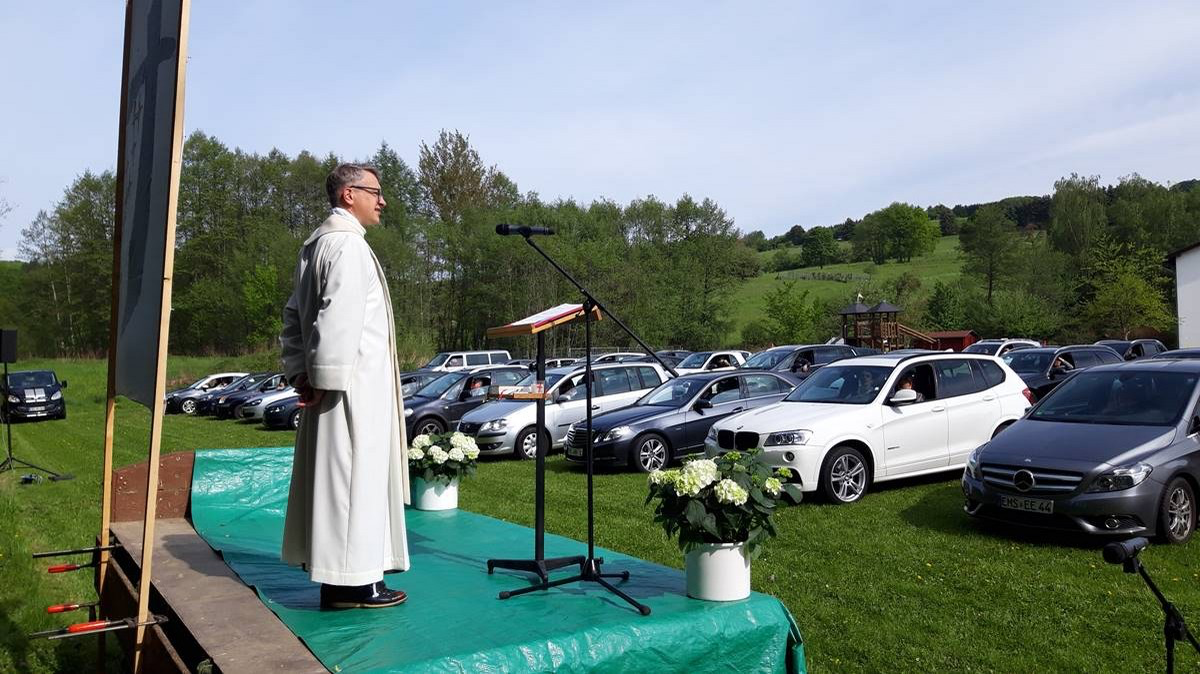 Auto-Gottesdienst stößt wieder auf großes Interesse